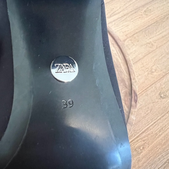 ZARA Black Booties - Stretch - MISMATCHED - Right is a 9 Left is a 10 - Picture 7 of 12